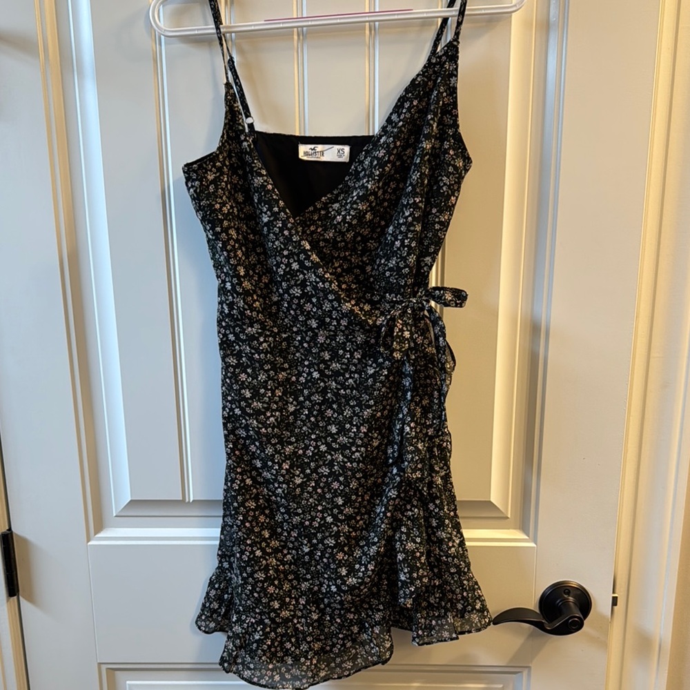 Hollister Floral Black Wrap Dress XS